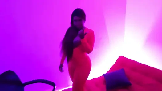 Büyük götlü esmer sikişmemizi istiyor ve bu oldu....