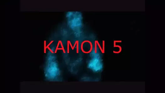 jugando en la piscina