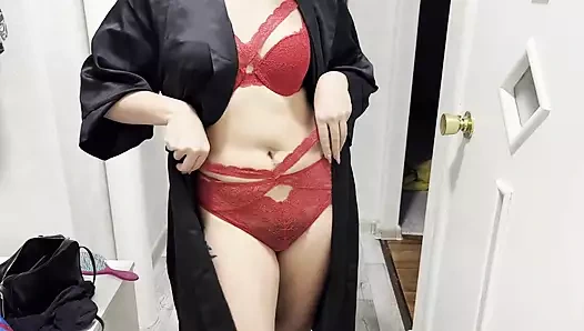 Yaramaz orta yaşlı seksi kadın kuryeden hamile kalmak istedi!