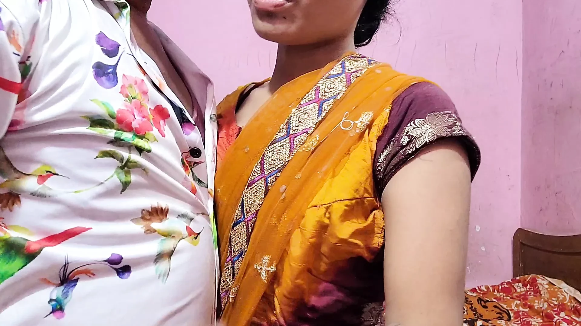 Desi maid Ghar ka safhai kar rahi thabhi usaka Malik ake bola pahale muze chodana hai baad me safhai kar lena