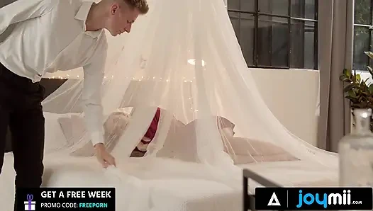 Joymii - kızıl arzulu Sofi Otis - romantizmle yavaş, derin ve damlayan