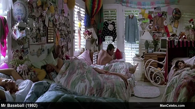 Aktör tom selleck çıplak ve seksi sahneler