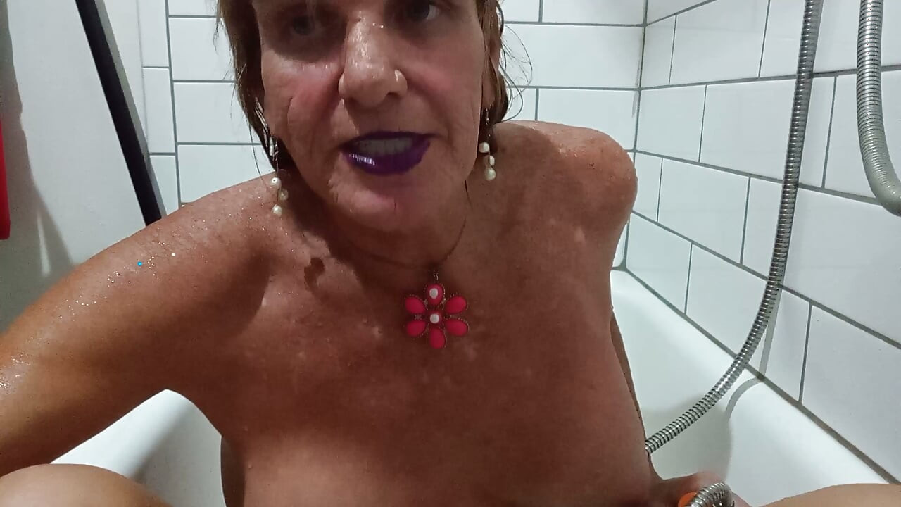 OFF   Lizzy Yum EYLÜL 2026 banyoda mastürbasyon