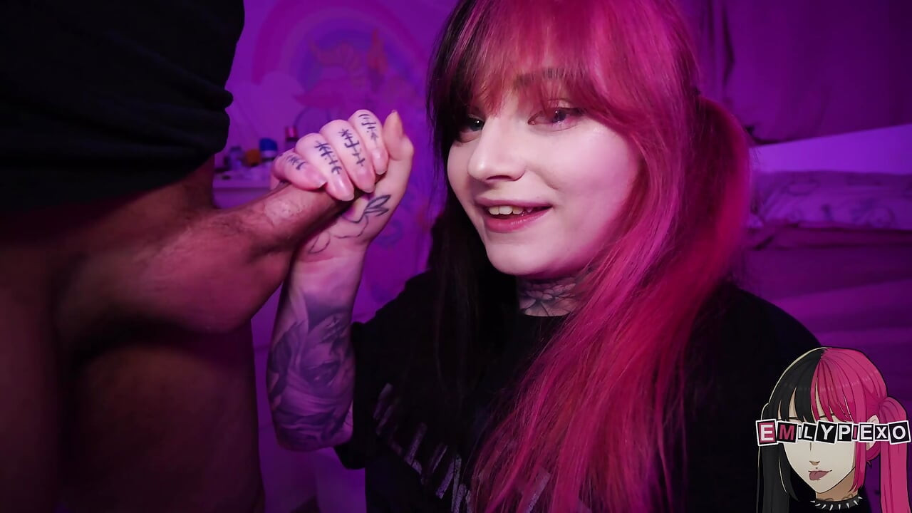 Alt emo tgirl facefuck ve köpek