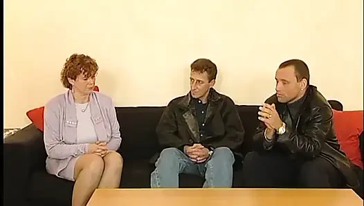 Olgun iki adamı memnun ediyor