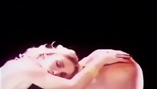 Elektrikli mavi özel - Paul Raymond'ın revuebar'ında bir gece