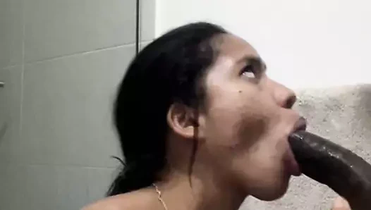 Sevimli kız bir yabancının yarağıyla ağzıyla iyi bir masaj yapıyor -amatör çift- nysdel