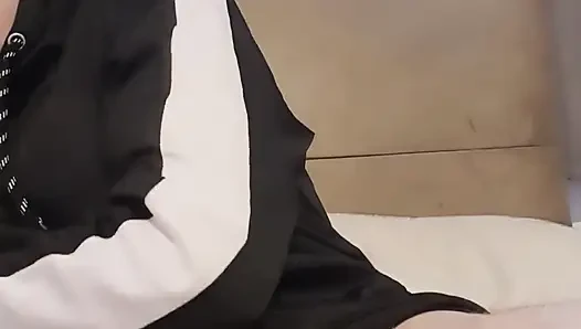 Beyaz sıkı boksörlü sıska genç kız