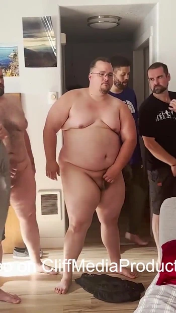 Захватывающий момент из "1-800-гэнгбэнг: информационные вдохновляют самый горячий гэнгбэнг горячая линия когда-либо видел - Cliff Media"