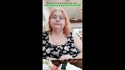 Nv karides akşam yemeği belches yiyor