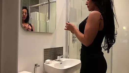 Busty Babe Candi Kanye Fucks with Jonny Cooper.mp4