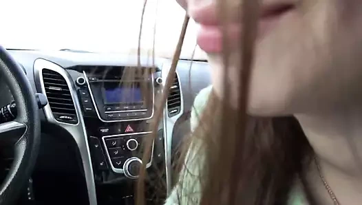 Seyahate çıktığımızda hep sikimi emiyor