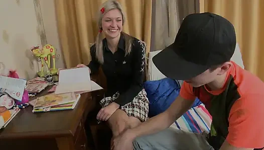 Jasmine 18 yaşında - pratik yapmak yerine götten sikilmek daha iyi