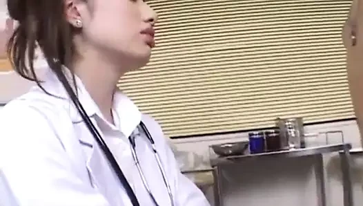 Japon av model ve çılgın hemşire porno sahneleri