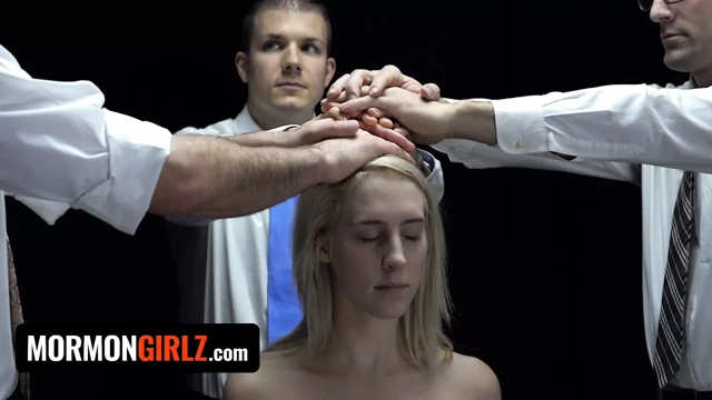 Teamskeet - üç Mormon oğlan seksi genç kızın sıkı bakire amını sikiyor