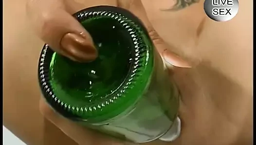 Schlangenlady tief gefistet