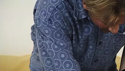 Milf vahşice onu yapay penis doktorun sert horoz sikikleri