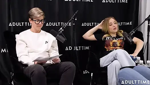 Gizelle Blanco ve Anna Claire Feromonları Bulutlar, Makaslama ve Çalı | Adult Time Podcast