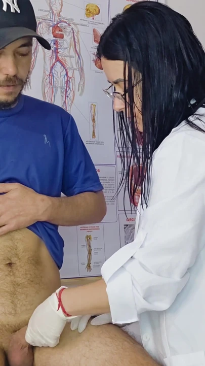 Ateşli hemşirenin sperminin bir örneğine ihtiyacı var!! | Klip 1