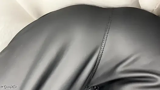 Sıkışıp! Giantess deri osuruk Hollandalı fırın