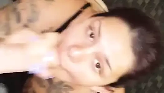 Onun biraz horoza ihtiyacı var