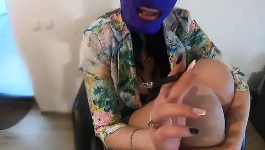 Orta yaşlı seksi kadının 37 macerası - bölüm 37 sigara içiyor ve rahatlatıcı