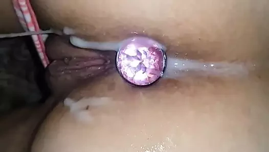 18 yaşındaki amatör sürtük buttplug ile doggystyle sikikleri