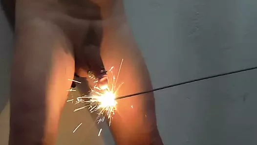 Sadobitch - oyuncağımız için taşaklı ve ateşli horoz işkencesi