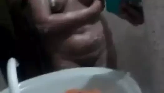 Aunty itibaren lahore çıplak banyo