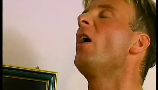 Sarışın sikme milf gets her ikisi de delikler dolma
