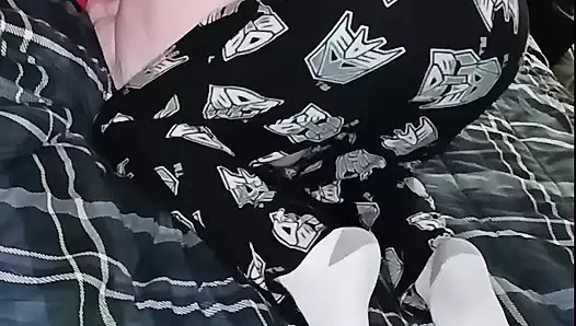 Ateşli olgun en iyi arkadaşıyla emiyor ve sikişiyor!