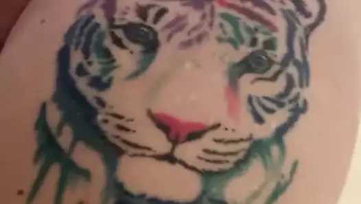 Beni duş alırken ve işerken izle