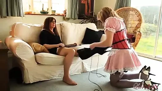 Kadın kılıklı sürtük olmak için eğitildi