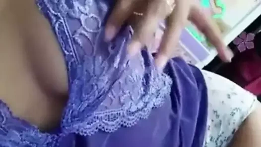 lagi syantik,lagi pengen di manja