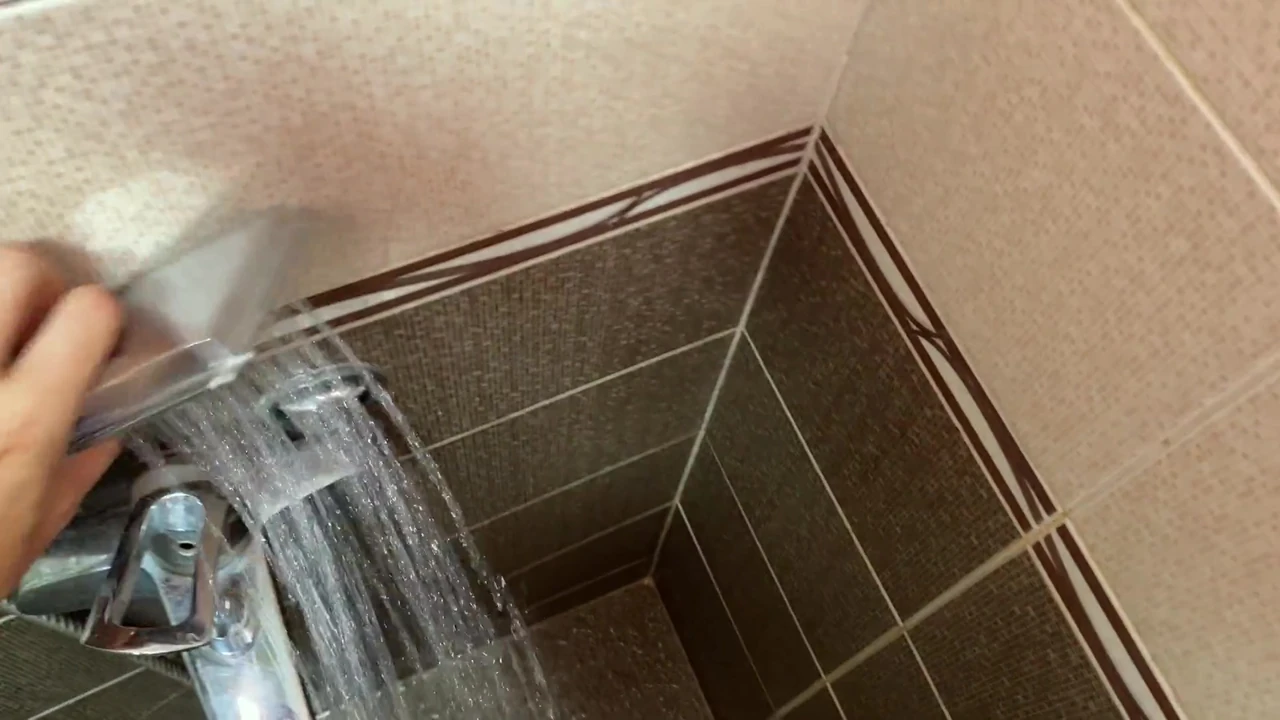 Stepmom washed Stepson and couldn’t resist his Big Dick