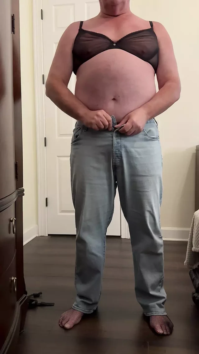 Babanın senin için iç çamaşırını çıkarmasını izle