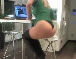 Orta yaşlı seksi kadın büyük göt