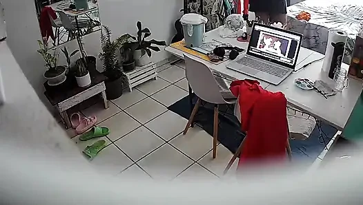 Ben yokken karımın odasında