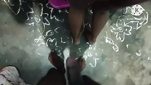 Hintli desi ateşli teyze romantizmi ve har hasbend numarası yapıyor