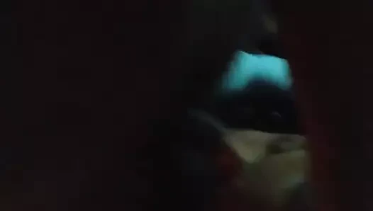 Ghetto kaltak öğürerek ve yutmak