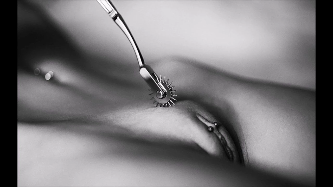 Lecherous Reflections in Monochrome 3283