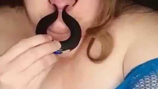 Thelady yeni vibratörünü deniyor