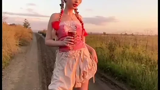Sexy teen Elza Kom dance Oktoberfest