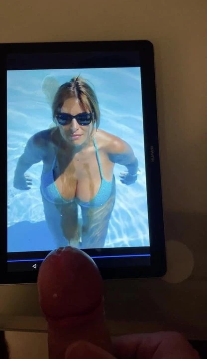Tributo le tettone di Selvaggia Lucarelli