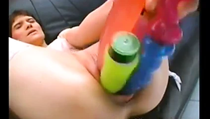 Çok fazla dildolar onun içinde derin