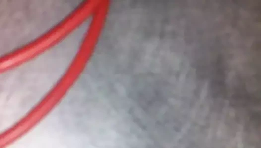 Elmira kıskanç bir şekilde giganta