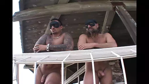 Samantha Roxx'un tatlı amcığı için üçlü seks oyunları