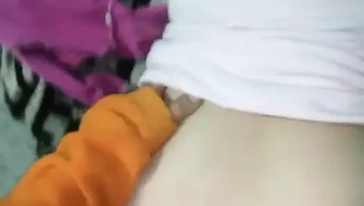 Kışın zengin afallarken sikişiyorum, öksürüğüm dinlenirken