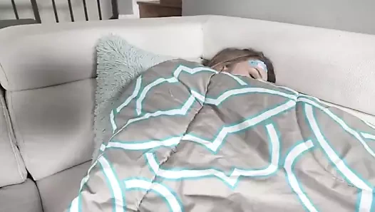 Sislovesme - üvey kardeşimin büyük horoz üzerinde squirts