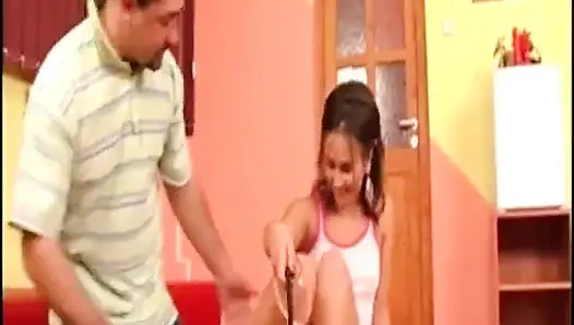 Omg! Kırmızı Elbiseli Büyük Memeli Esmer Adam Tarafından Yatak Odasında Kullanılıyor - BDSM Deutschland